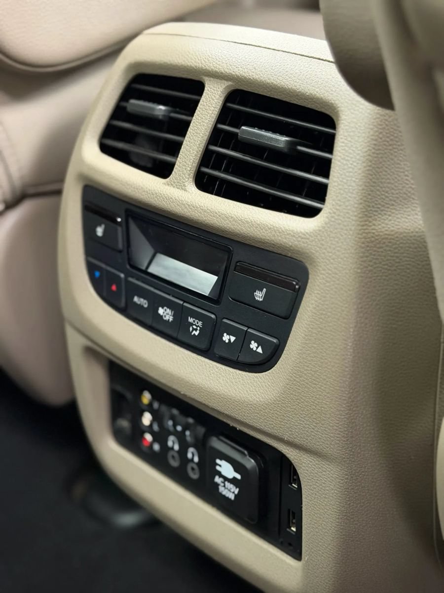 Used 2016 Honda Pilot Elite image 24