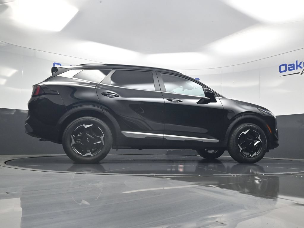 Certified 2026 Kia Sportage EX w/ EX Panorama Roof Package AWD/4WD image 47