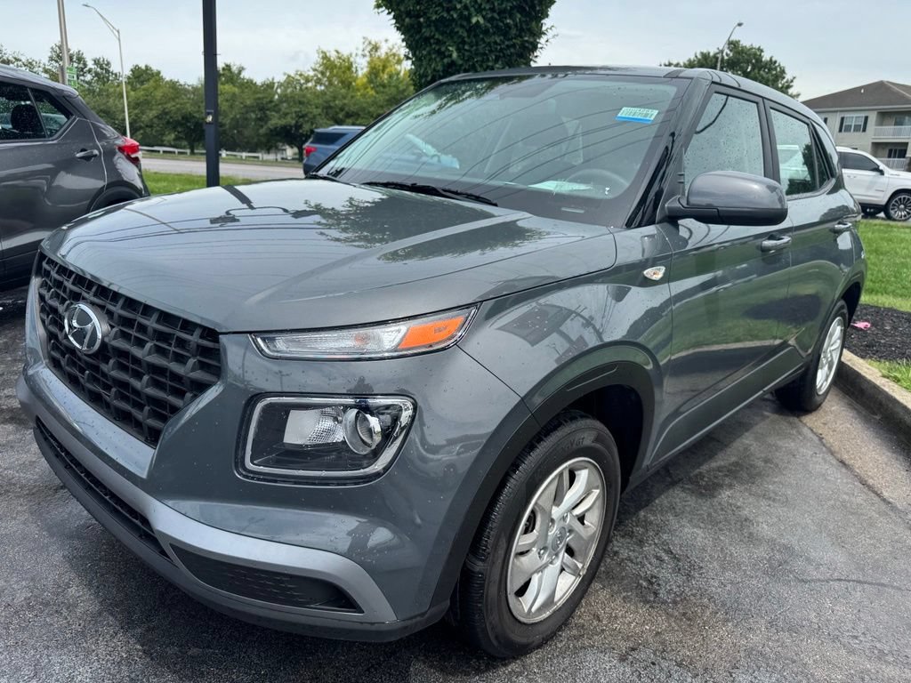 Used 2025 Hyundai Venue SE