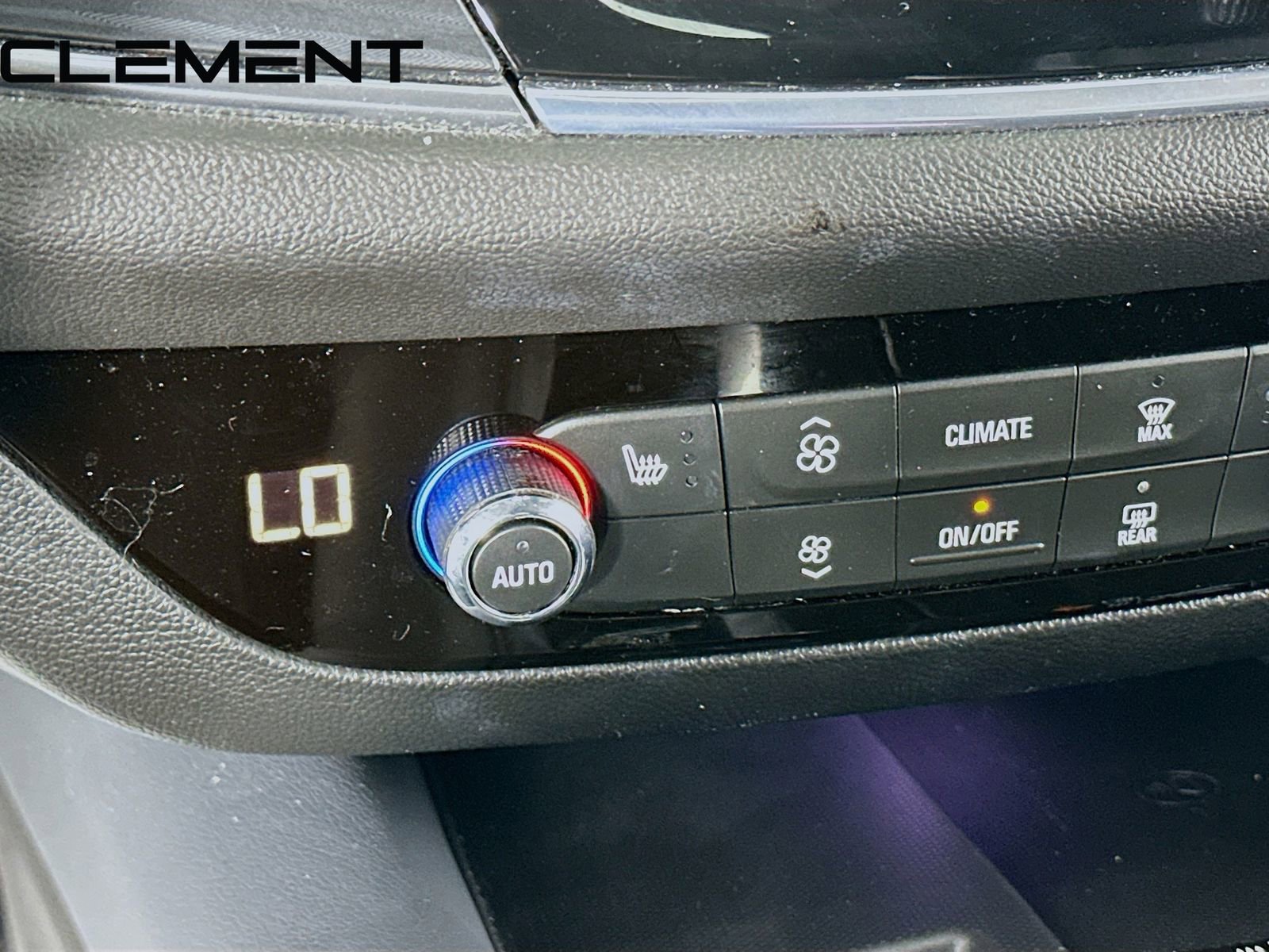 Used 2022 Buick Enclave Essence w/ Experience Buick Package image 23