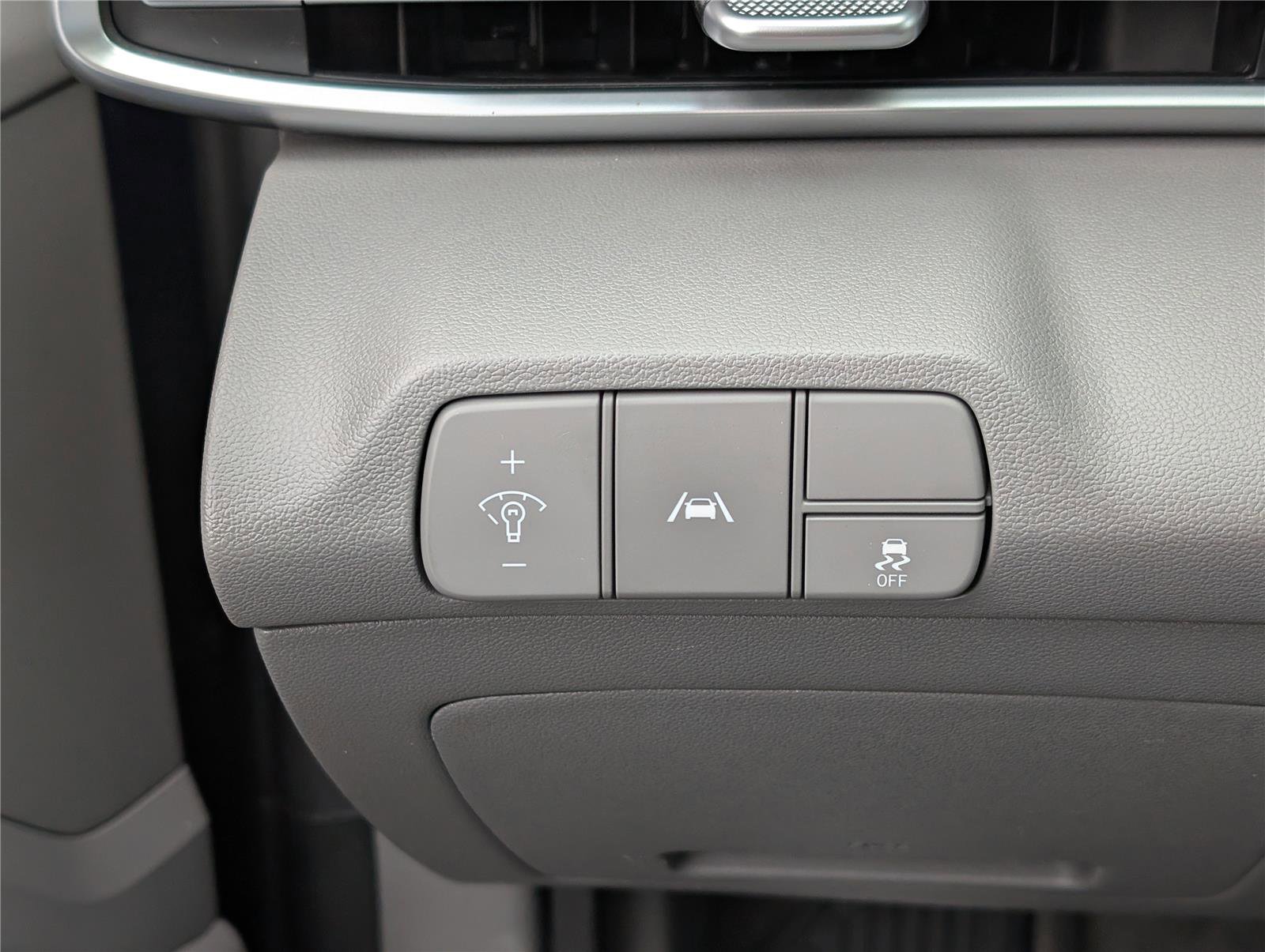 Used 2023 Hyundai Elantra SEL w/ Convenience Package image 18