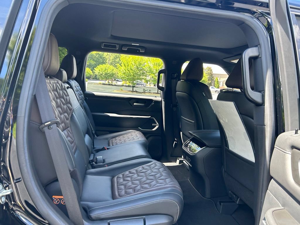 Used 2025 Nissan Armada Platinum Reserve RWD image 61