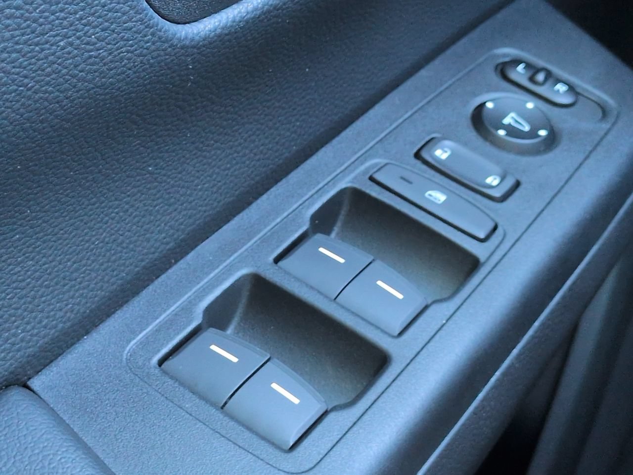 Used 2025 Honda CR-V Sport-L image 23