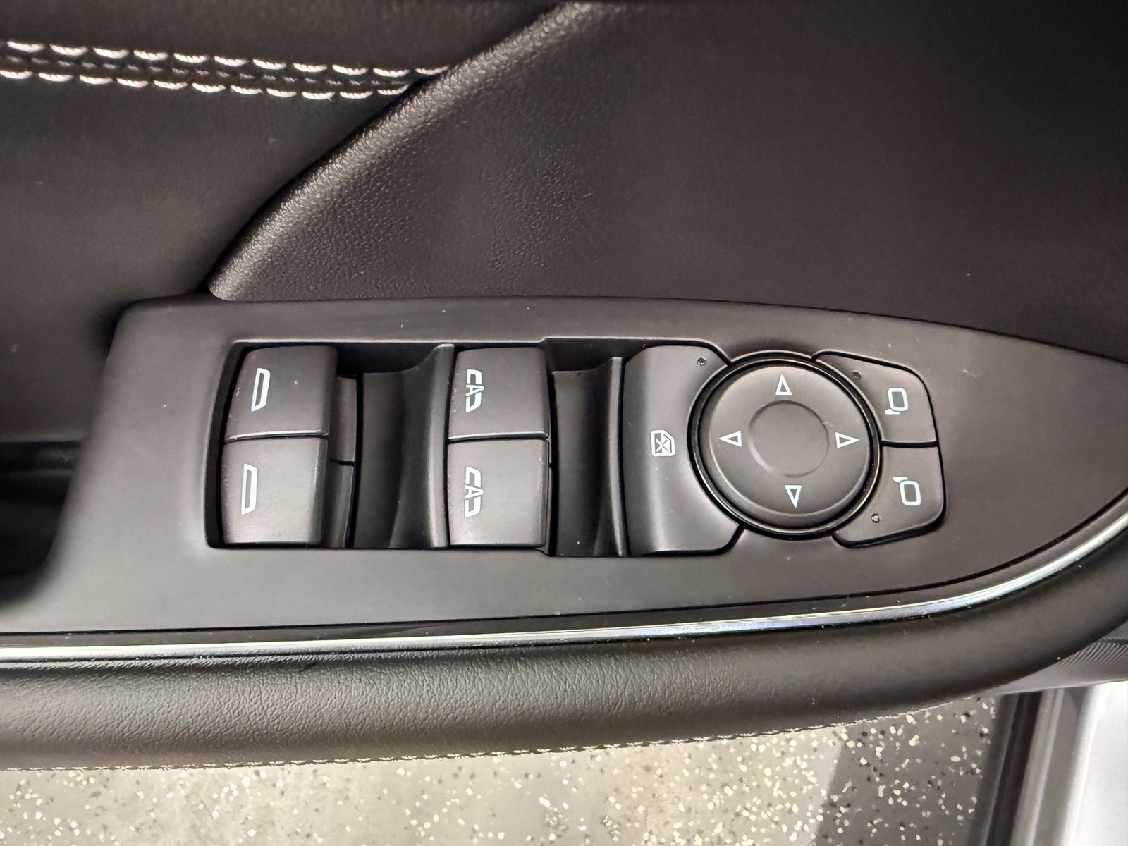Used 2023 Buick Envision Preferred AWD/4WD image 10