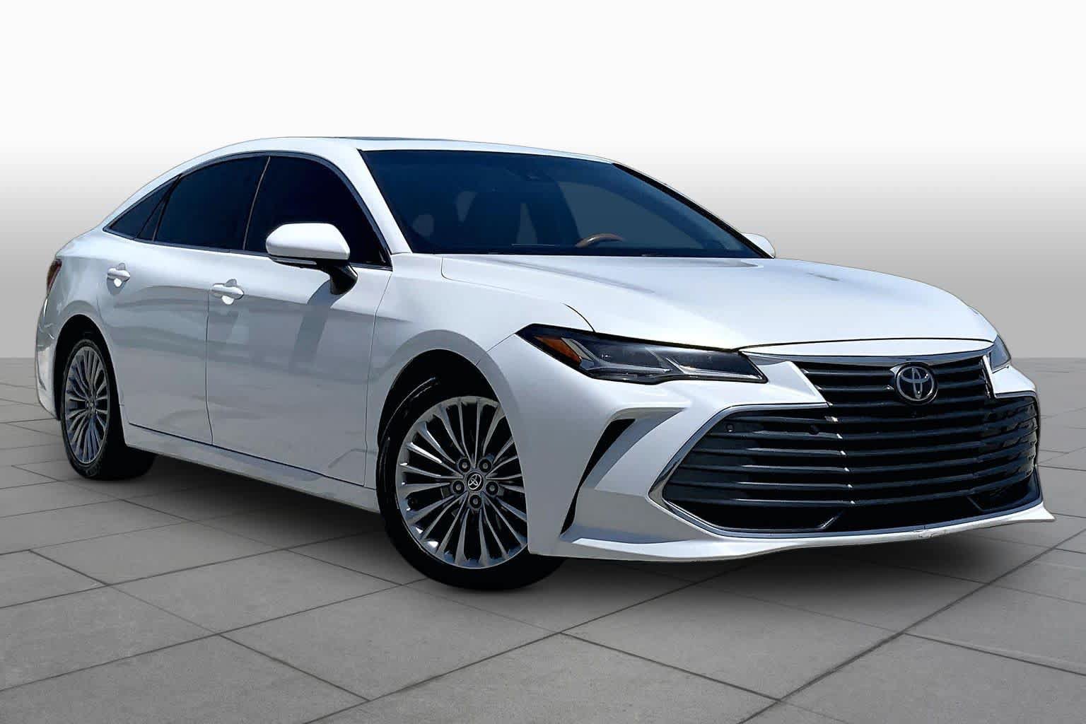 Used 2022 Toyota Avalon Limited w/ Advanced Safety Package FWD image 3
