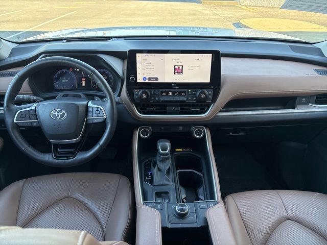 Used 2025 Toyota Grand Highlander AWD image 32
