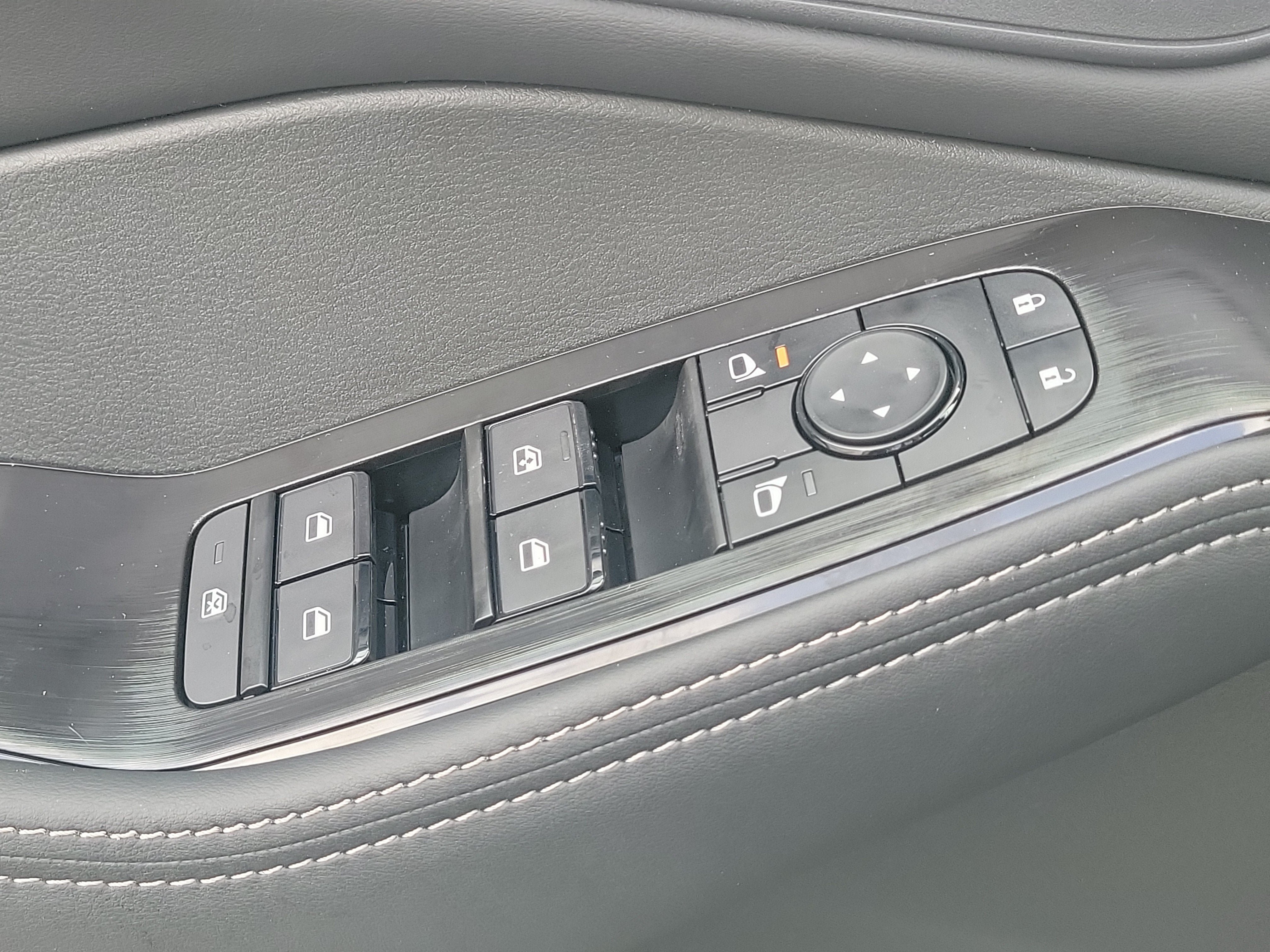 New 2027 Nissan Rogue SV FWD image 30