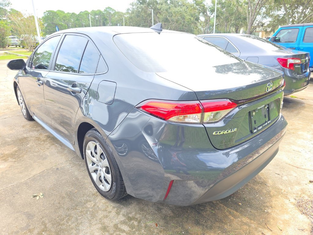 Used 2025 Toyota Corolla LE FWD image 2