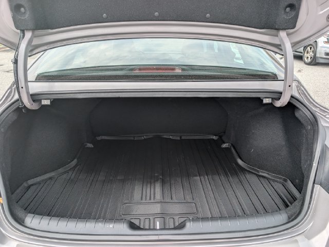 Used 2023 Hyundai Elantra SEL w/ Convenience Package FWD image 12