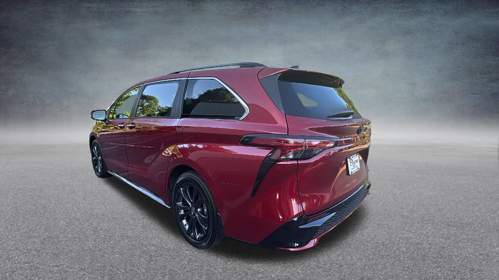 Used 2024 Toyota Sienna XSE w/ XSE Premium Package FWD image 28