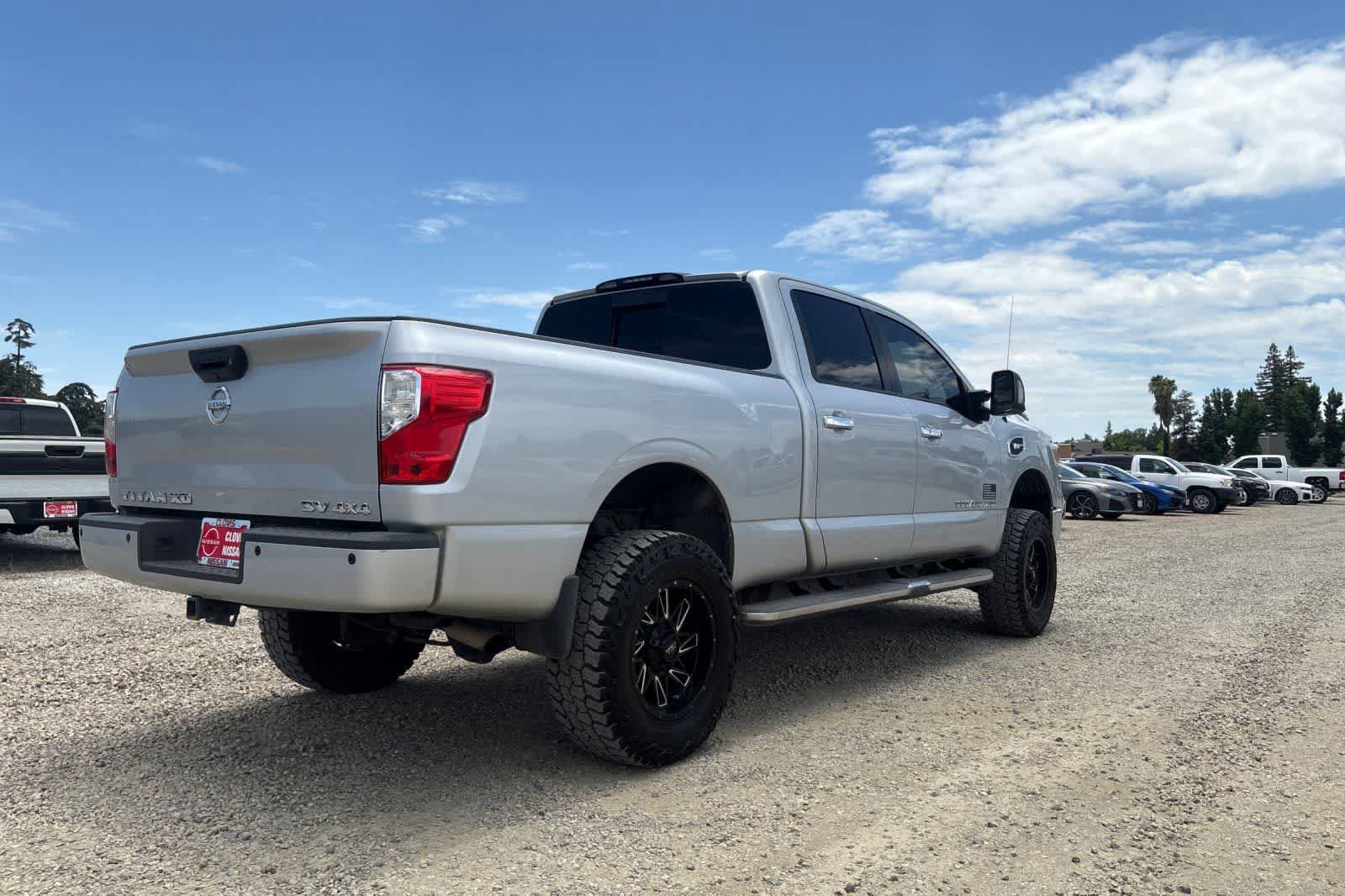 Used 2017 Nissan Titan SV AWD/4WD image 3