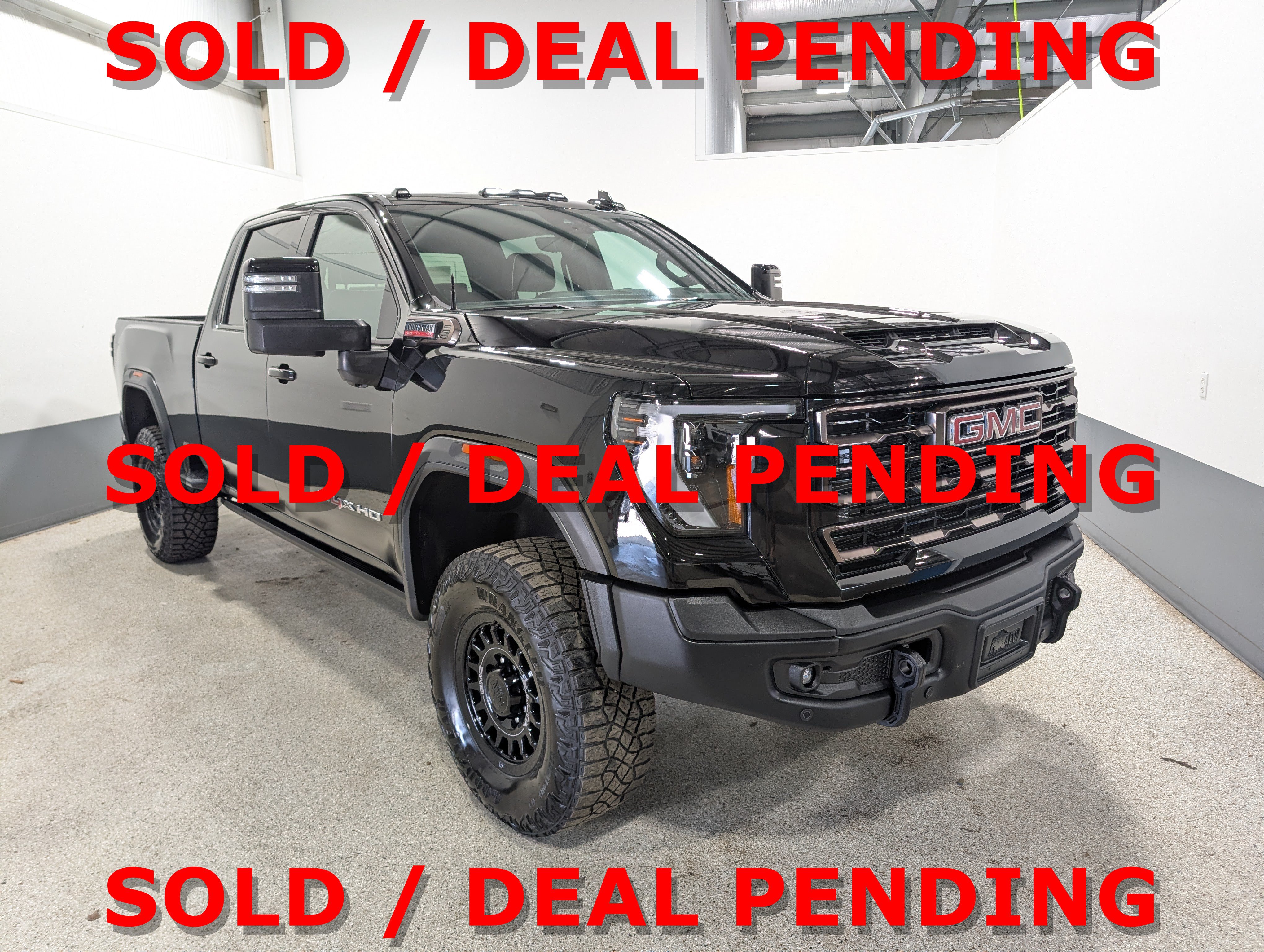 Used 2025 GMC Sierra 2500 AT4X w/ AT4X AEV Edition AWD/4WD image 1