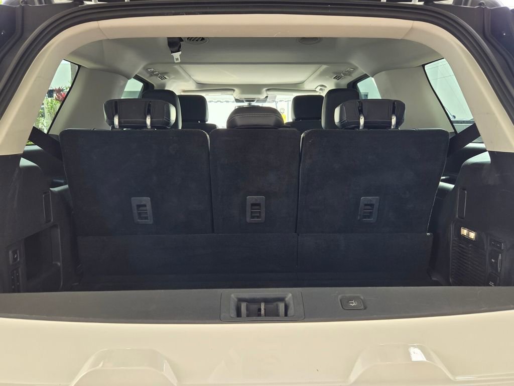 Used 2025 Ford Expedition Platinum image 11