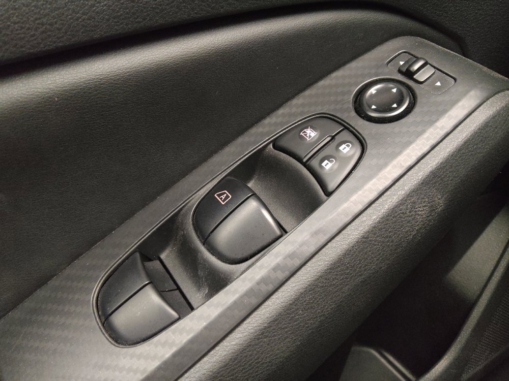 Used 2025 Nissan Altima 2.5 SV FWD image 27