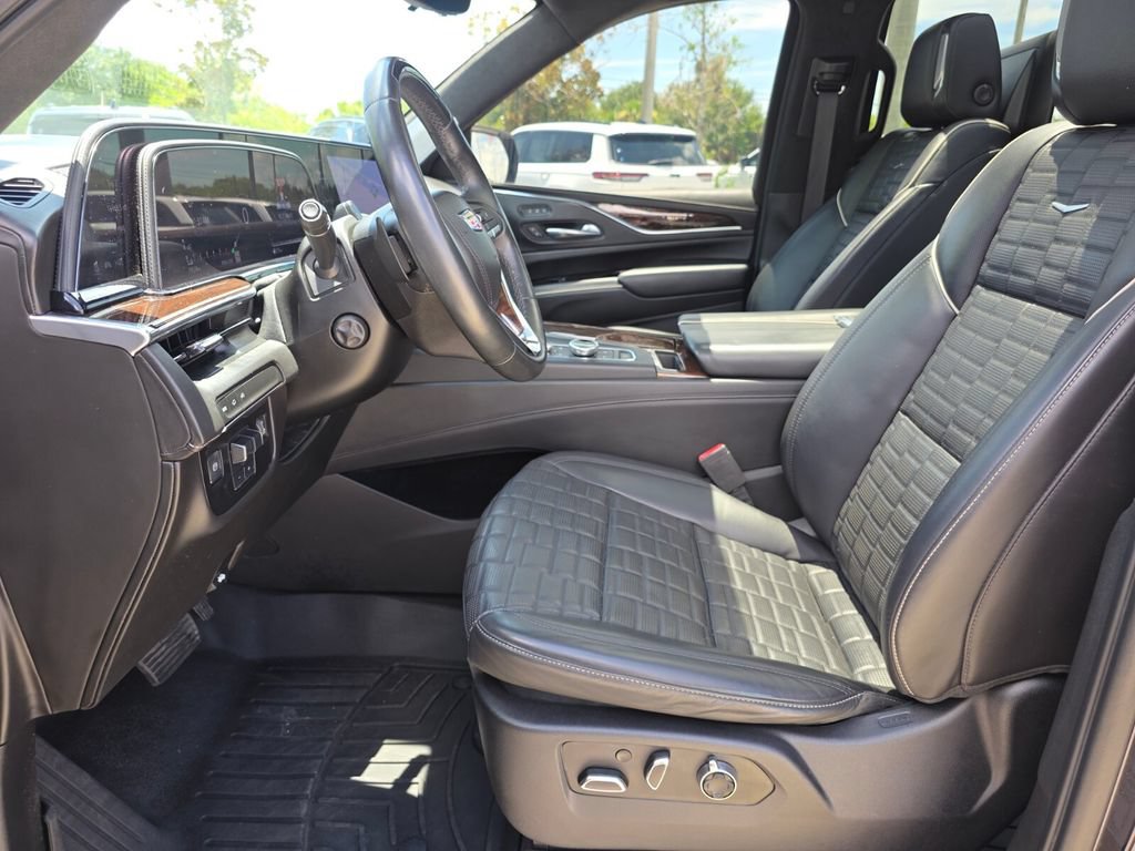 Used 2021 Cadillac Escalade Sport Platinum RWD image 30