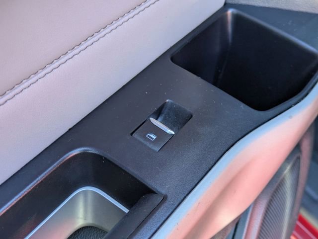 Used 2022 Ford Explorer XLT w/ Equipment Group 202A image 30