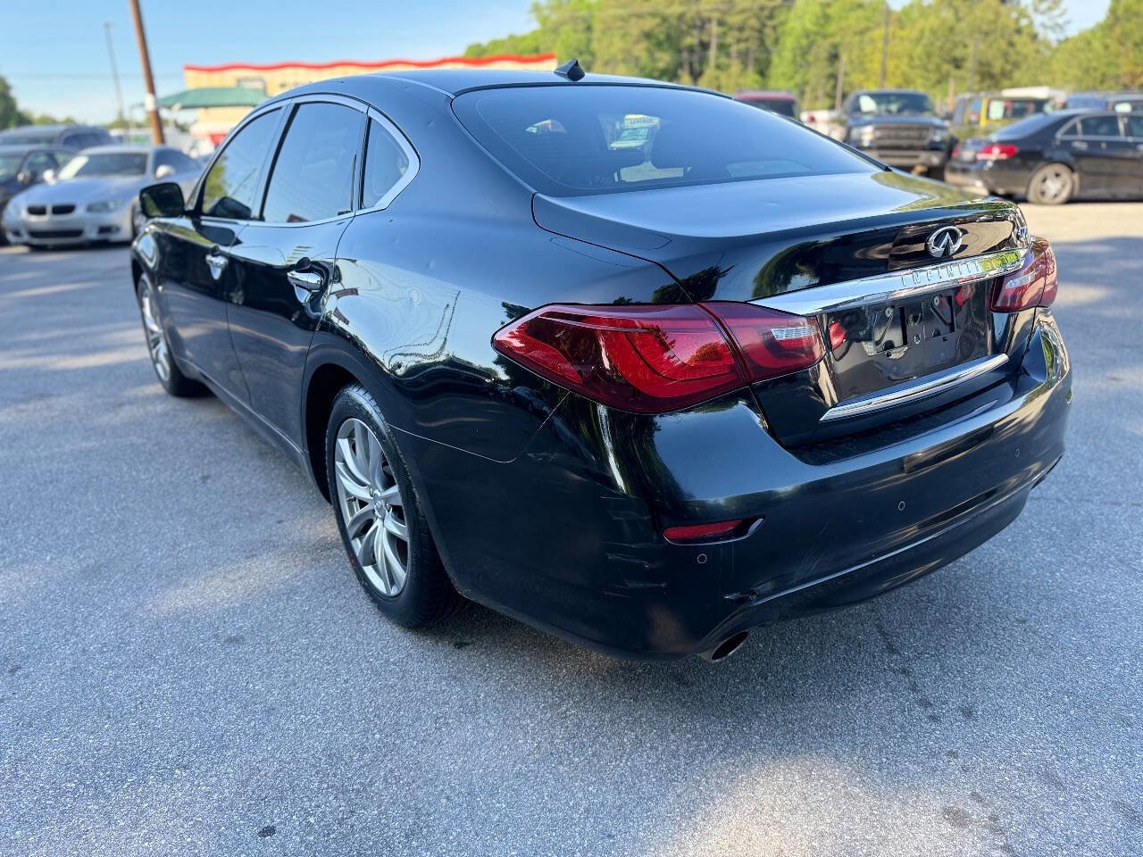 Used 2017 INFINITI Q70 3.7 RWD image 7