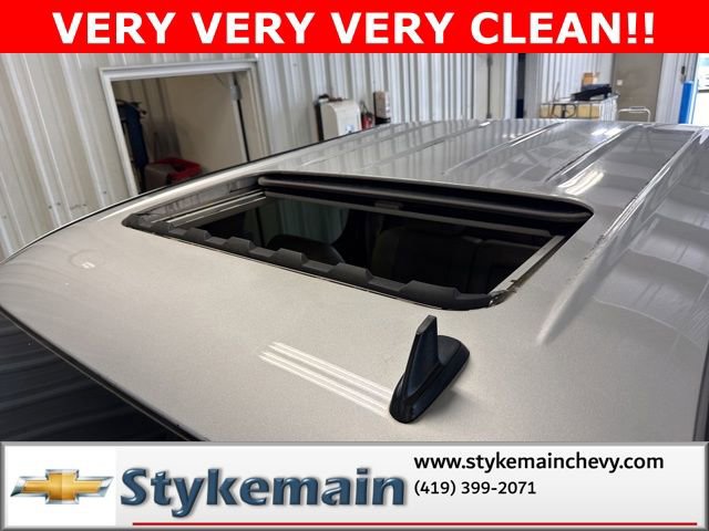 Used 2012 GMC Sierra 1500 SLT w/ SLT Convenience Package image 2