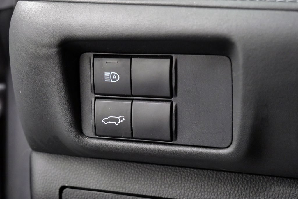 Used 2021 Toyota Highlander XLE AWD/4WD image 27