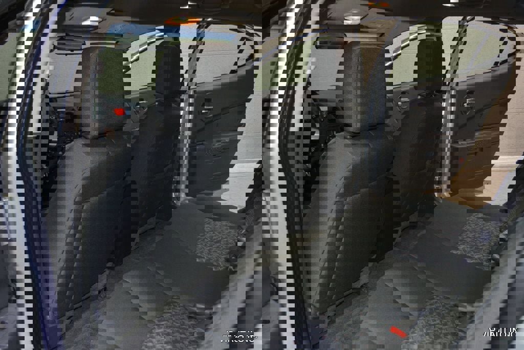 Used 2004 Pontiac Grand Prix GT w/ Drivers Package FWD image 22