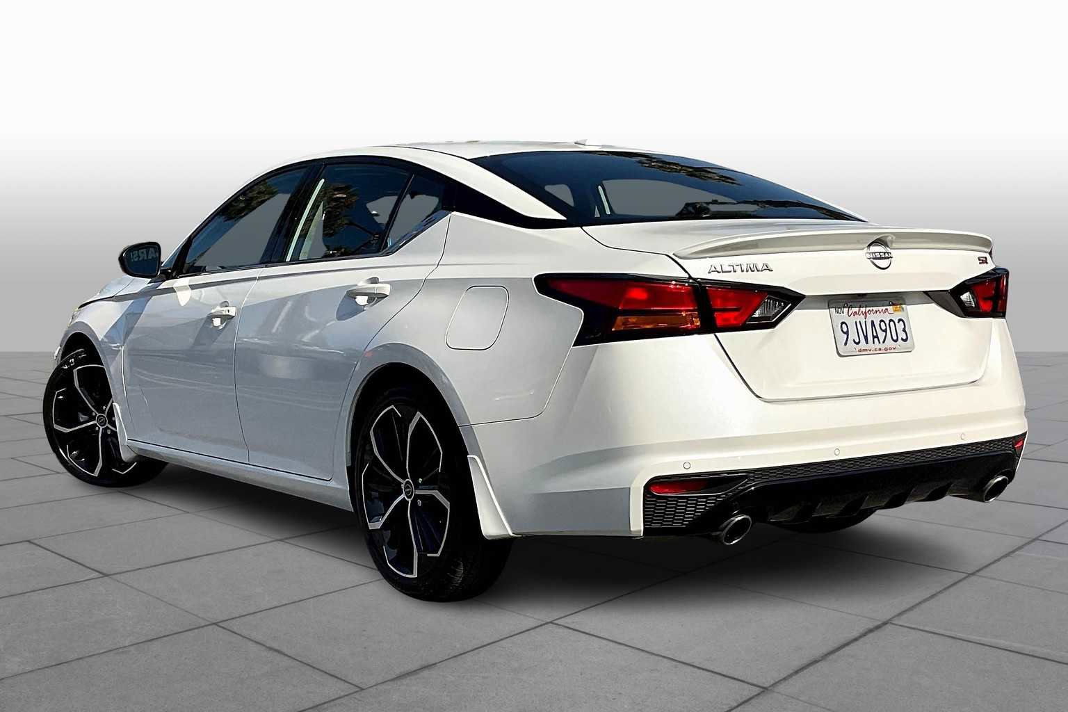 Used 2024 Nissan Altima 2.5 SR image 11