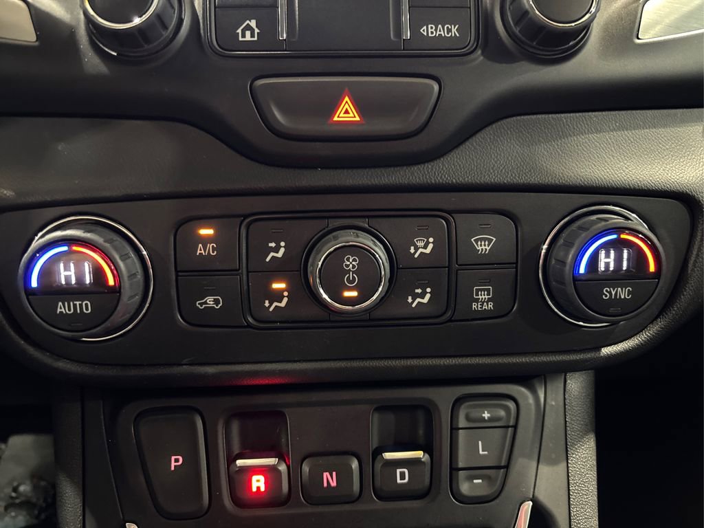 Used 2021 GMC Terrain SLT w/ Elevation Edition image 29