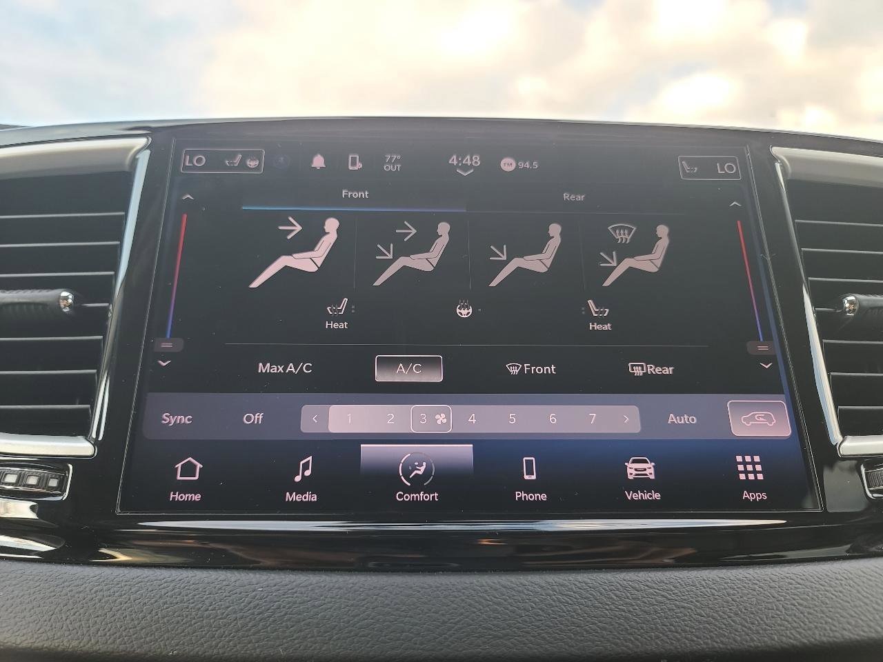 Used 2023 Chrysler Pacifica Touring-L FWD image 22