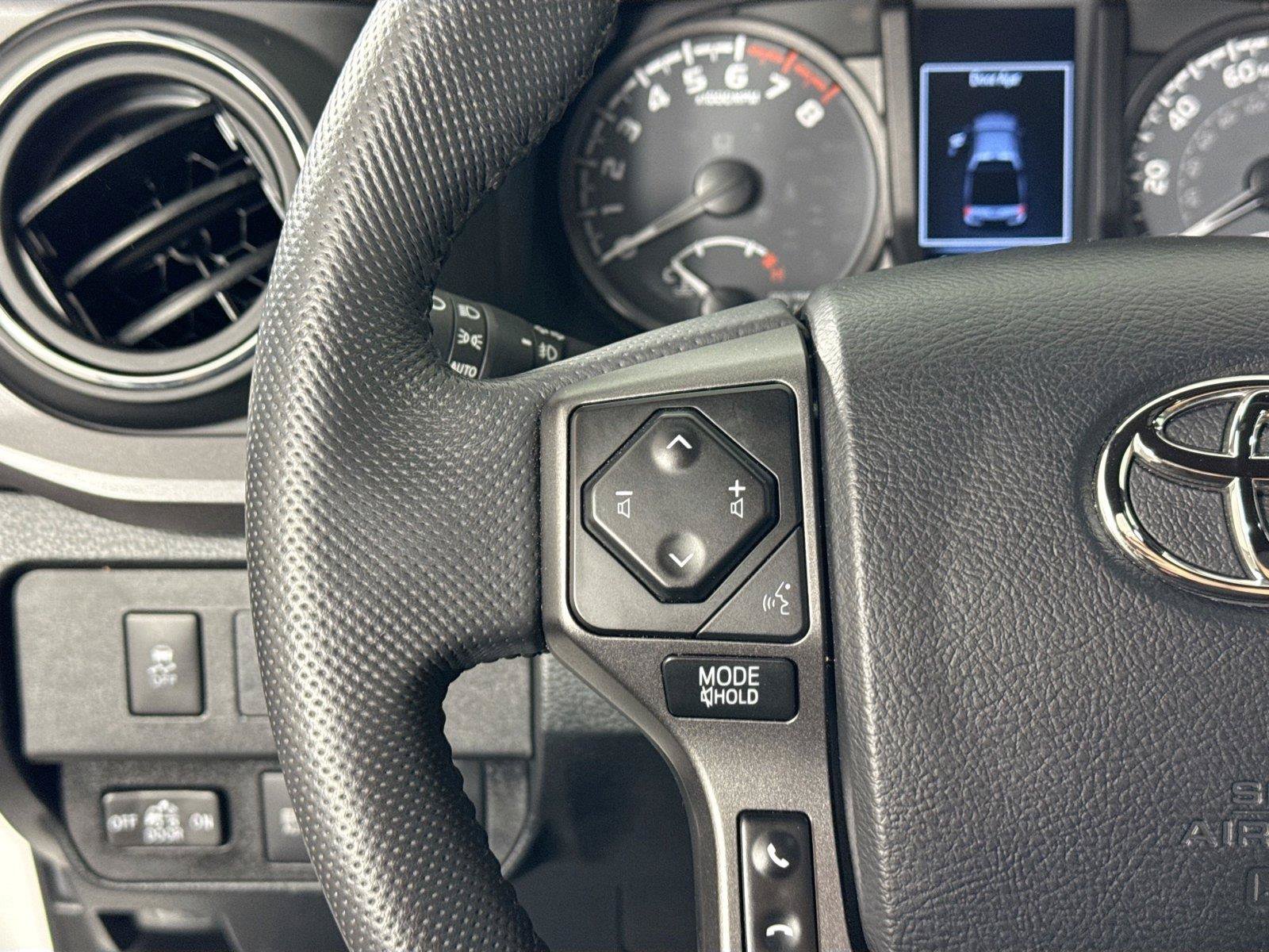 Certified 2023 Toyota Tacoma TRD Off-Road AWD/4WD image 15