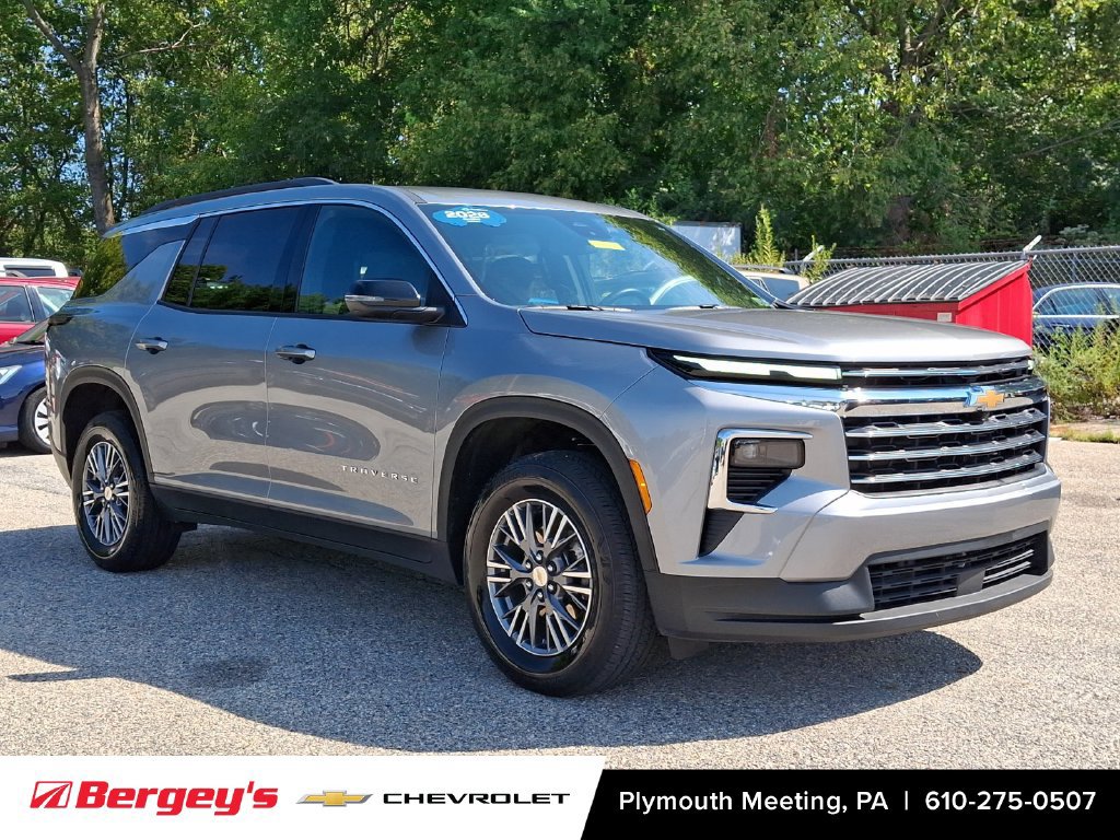 Certified 2026 Chevrolet Traverse LT AWD/4WD image 2