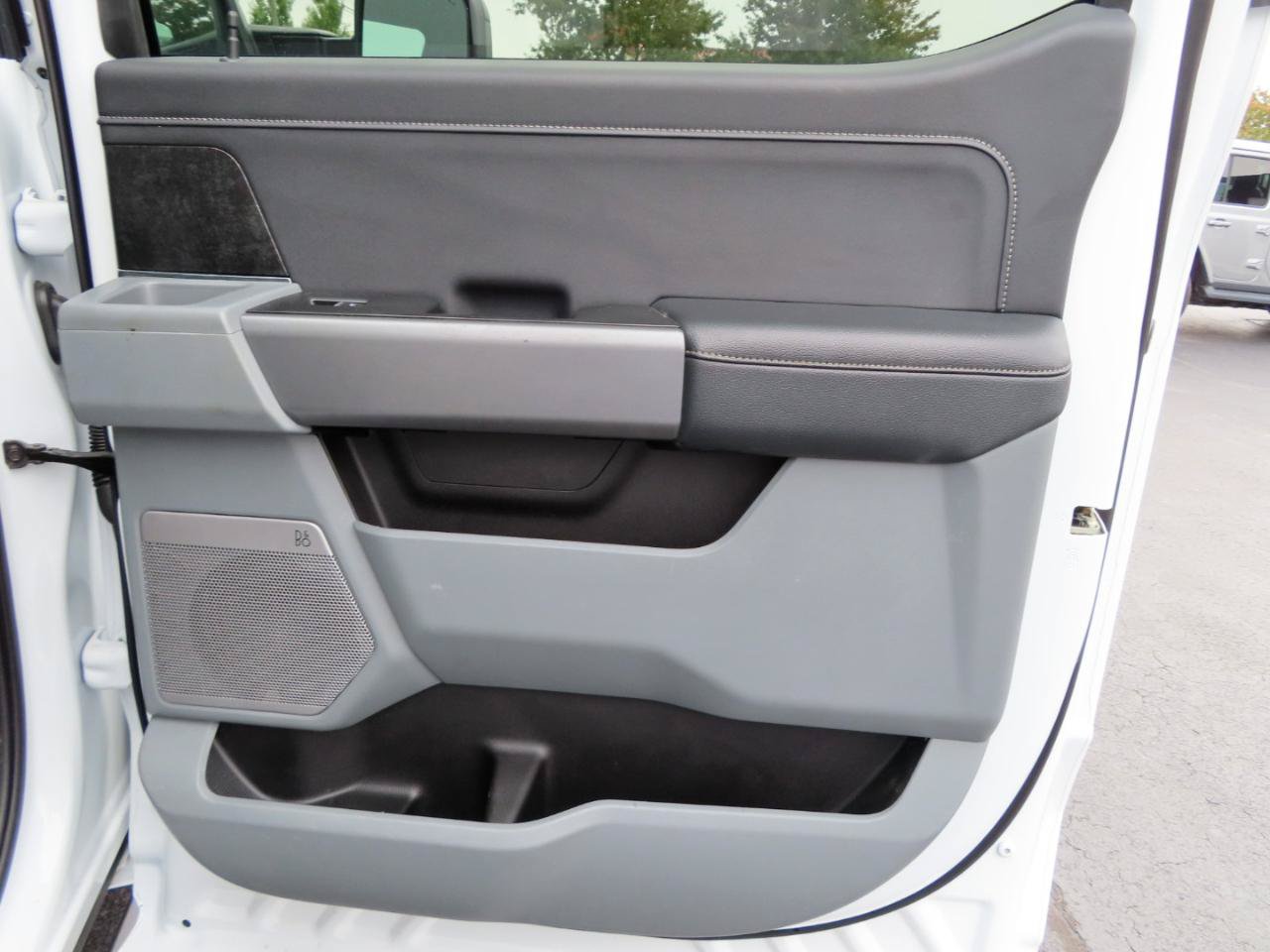 Used 2025 Ford F250 XLT w/ Black Appearance Package AWD/4WD image 30