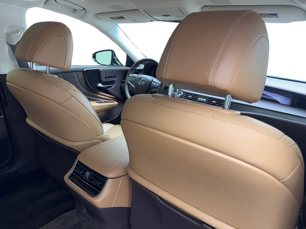 Used 2020 Lexus LS 500 w/ Accessory Package (Z2) image 41
