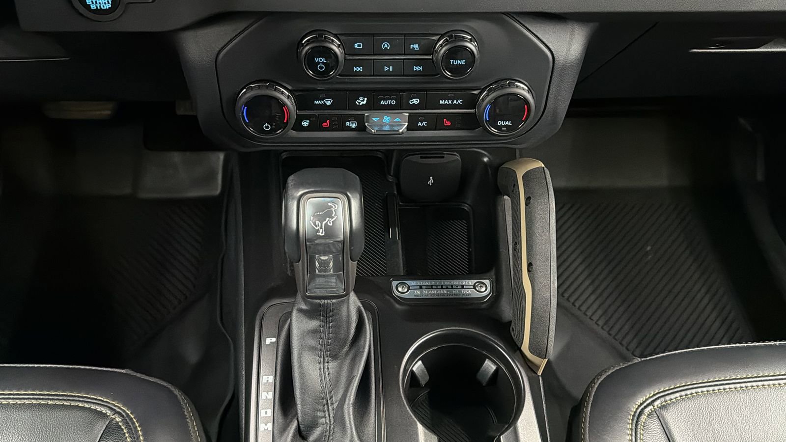 Used 2025 Ford Bronco Badlands image 23