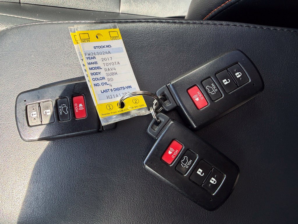 Used 2017 Toyota RAV4 SE AWD/4WD image 18