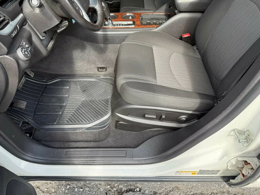 Used 2013 Chevrolet Traverse LT AWD/4WD image 20