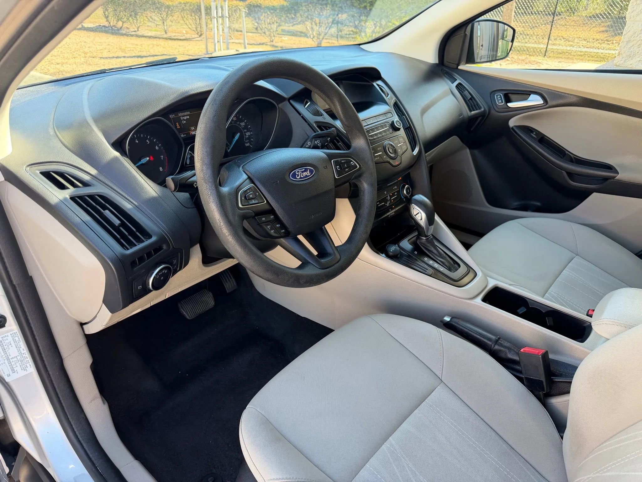 Used 2018 Ford Focus SE FWD image 11