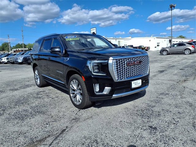 Used 2021 GMC Yukon Denali w/ Denali Premium Package image 2