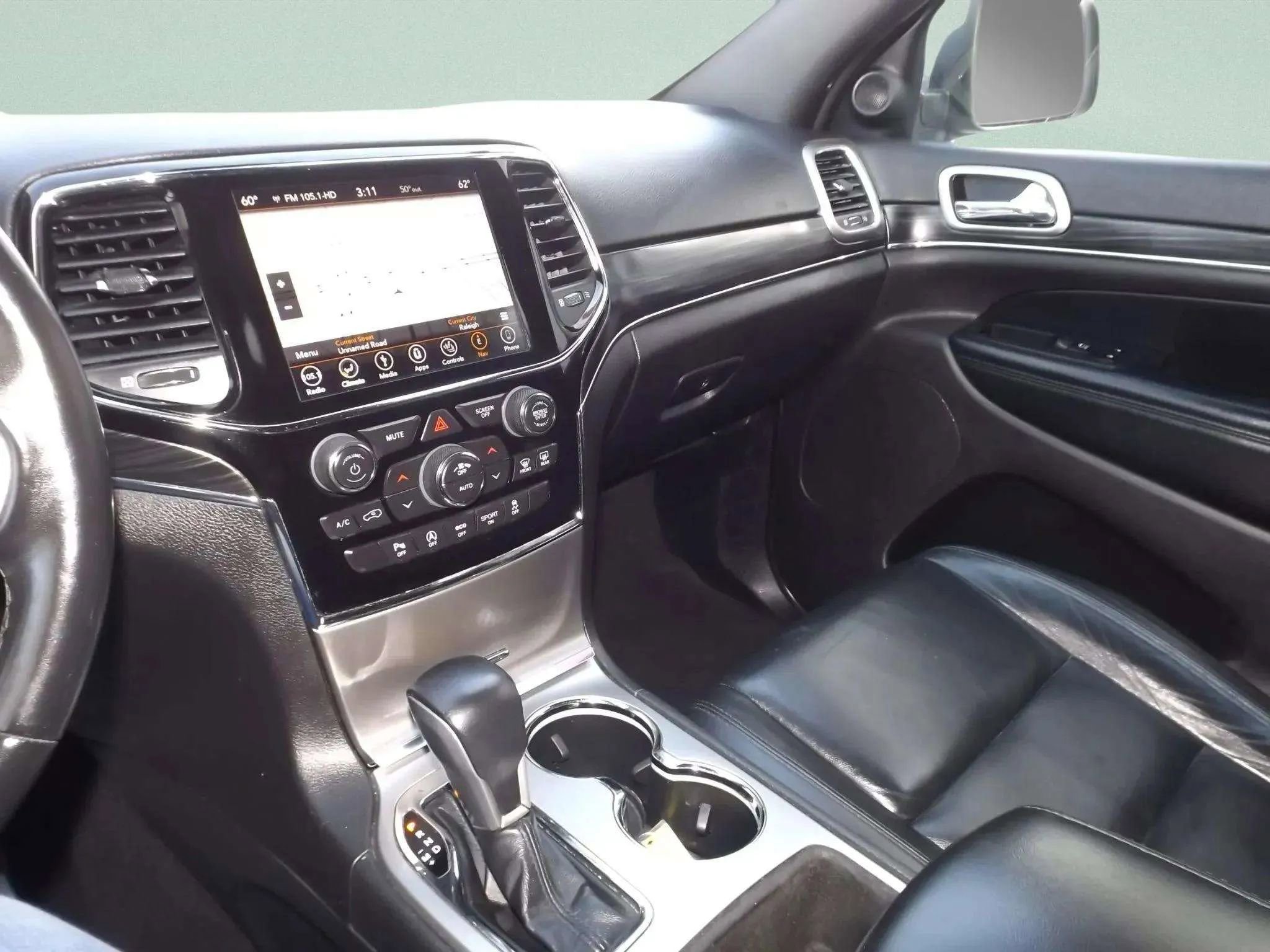 Used 2019 Jeep Grand Cherokee Limited image 36