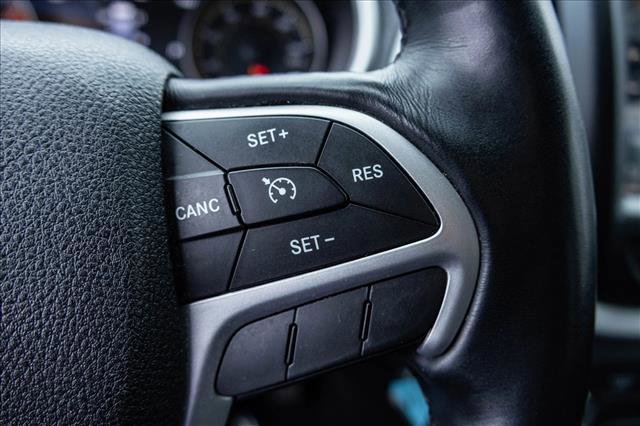 Used 2017 Jeep Cherokee Trailhawk w/ Cold Weather Group image 16