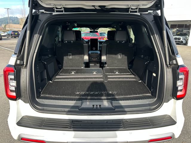 Used 2024 Ford Expedition Platinum image 16