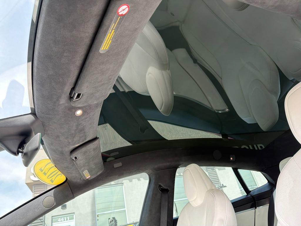 Used 2022 Tesla Model S Plaid image 25