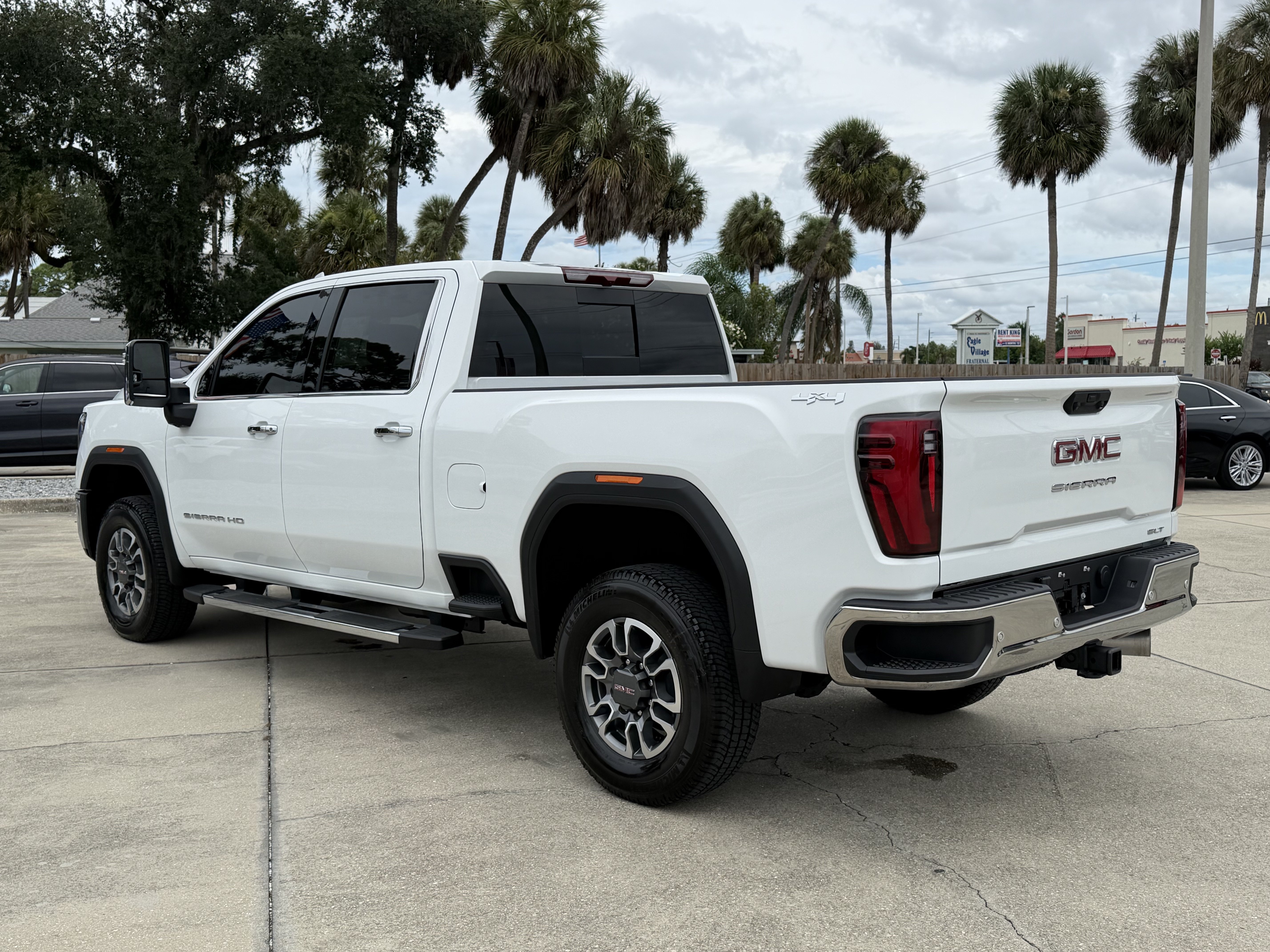 Used 2026 GMC Sierra 3500 SLT w/ SLT Convenience Package AWD/4WD image 8