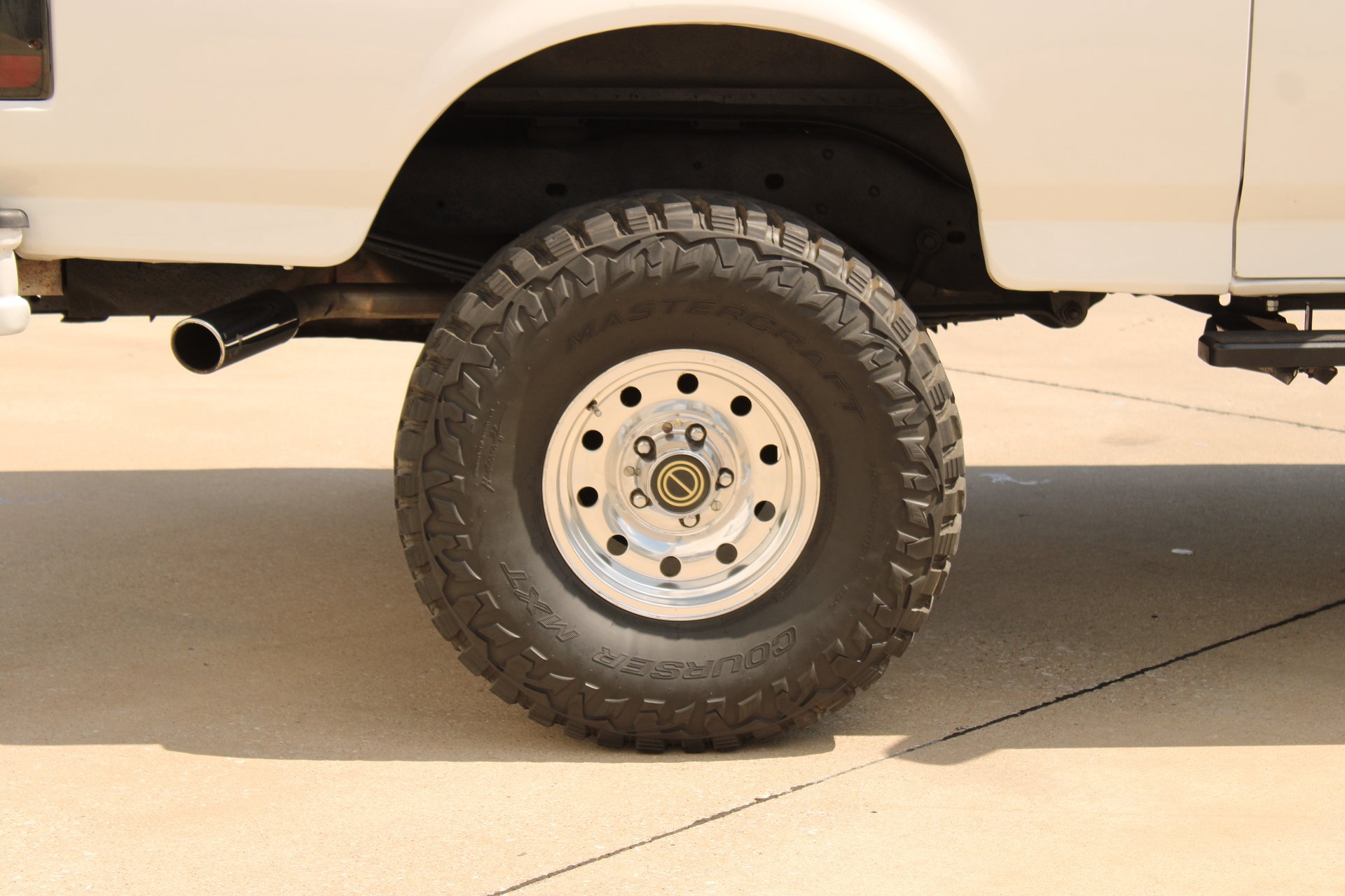 Used 1993 Ford Bronco XLT AWD/4WD image 32