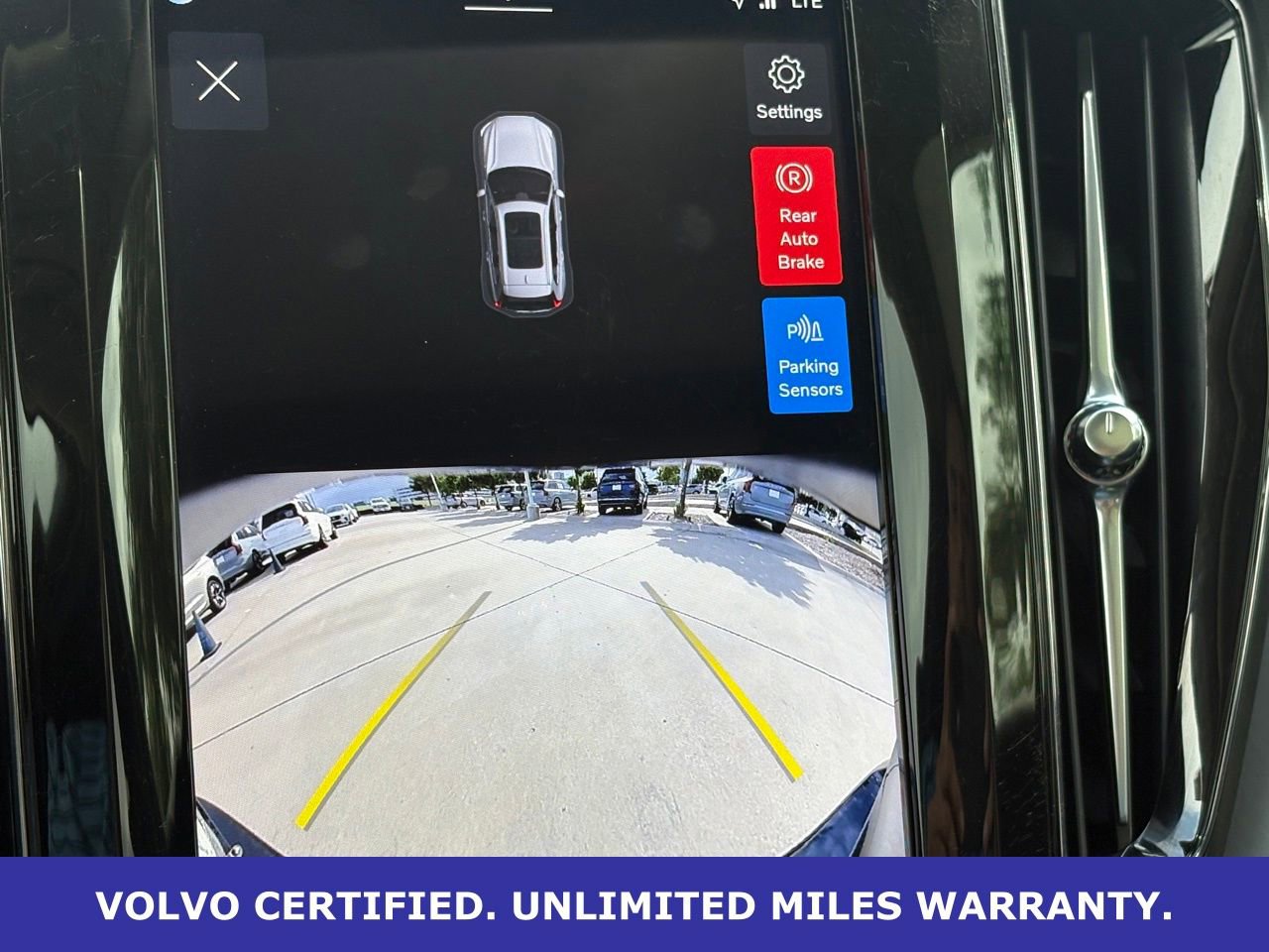 Certified 2025 Volvo XC60 B5 Core AWD/4WD image 25