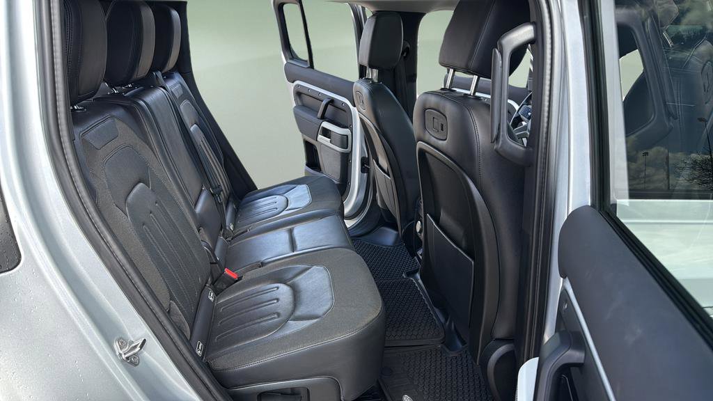 Used 2020 Land Rover Defender 110 HSE image 16