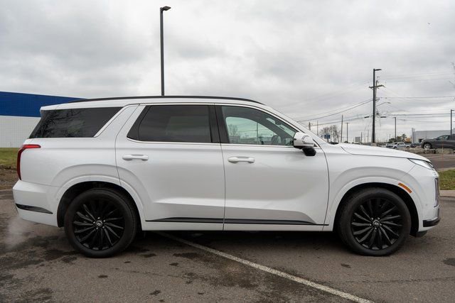Used 2024 Hyundai Palisade Calligraphy image 5