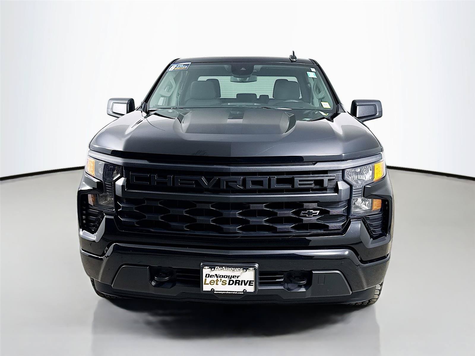 Used 2023 Chevrolet Silverado 1500 Custom w/ Rally Edition AWD/4WD image 4