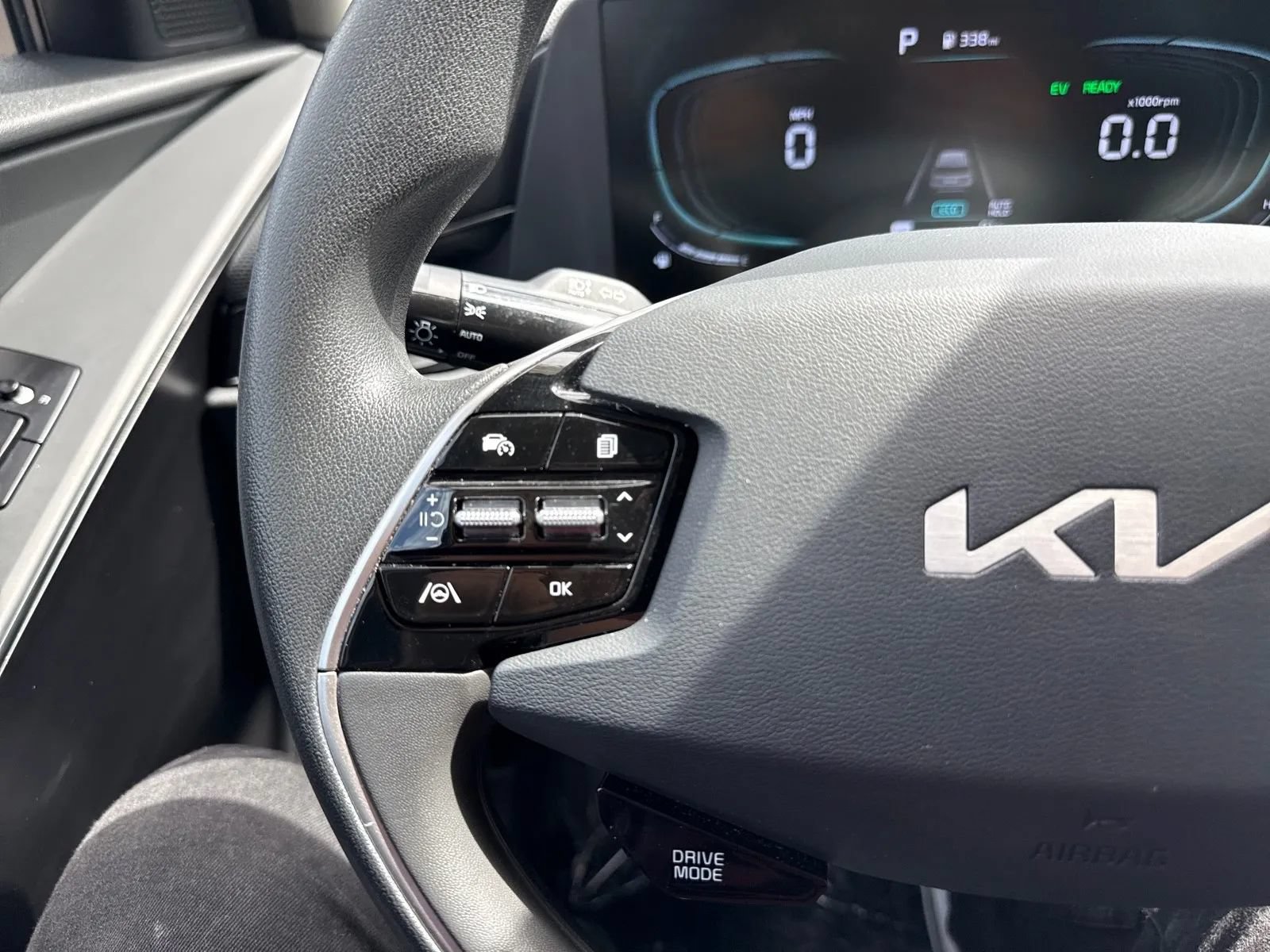 Used 2025 Kia Niro LX FWD image 18