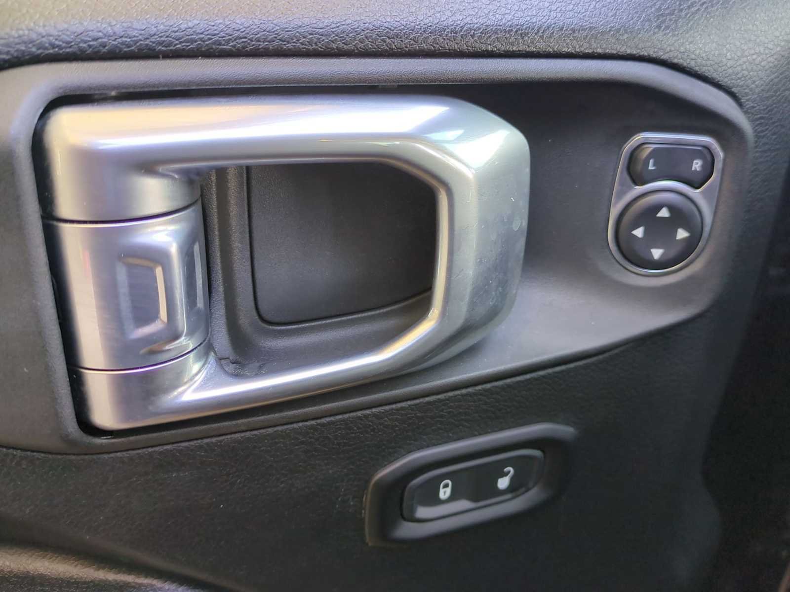 Used 2021 Jeep Gladiator Sport AWD/4WD image 11