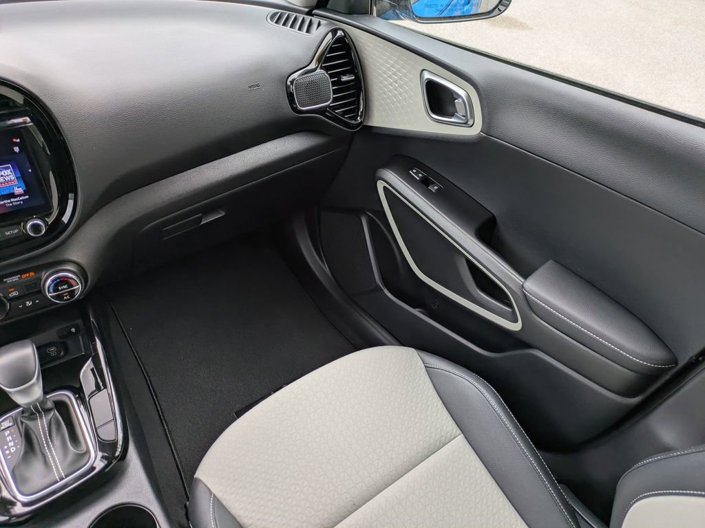 Used 2023 Kia Soul GT-Line image 17