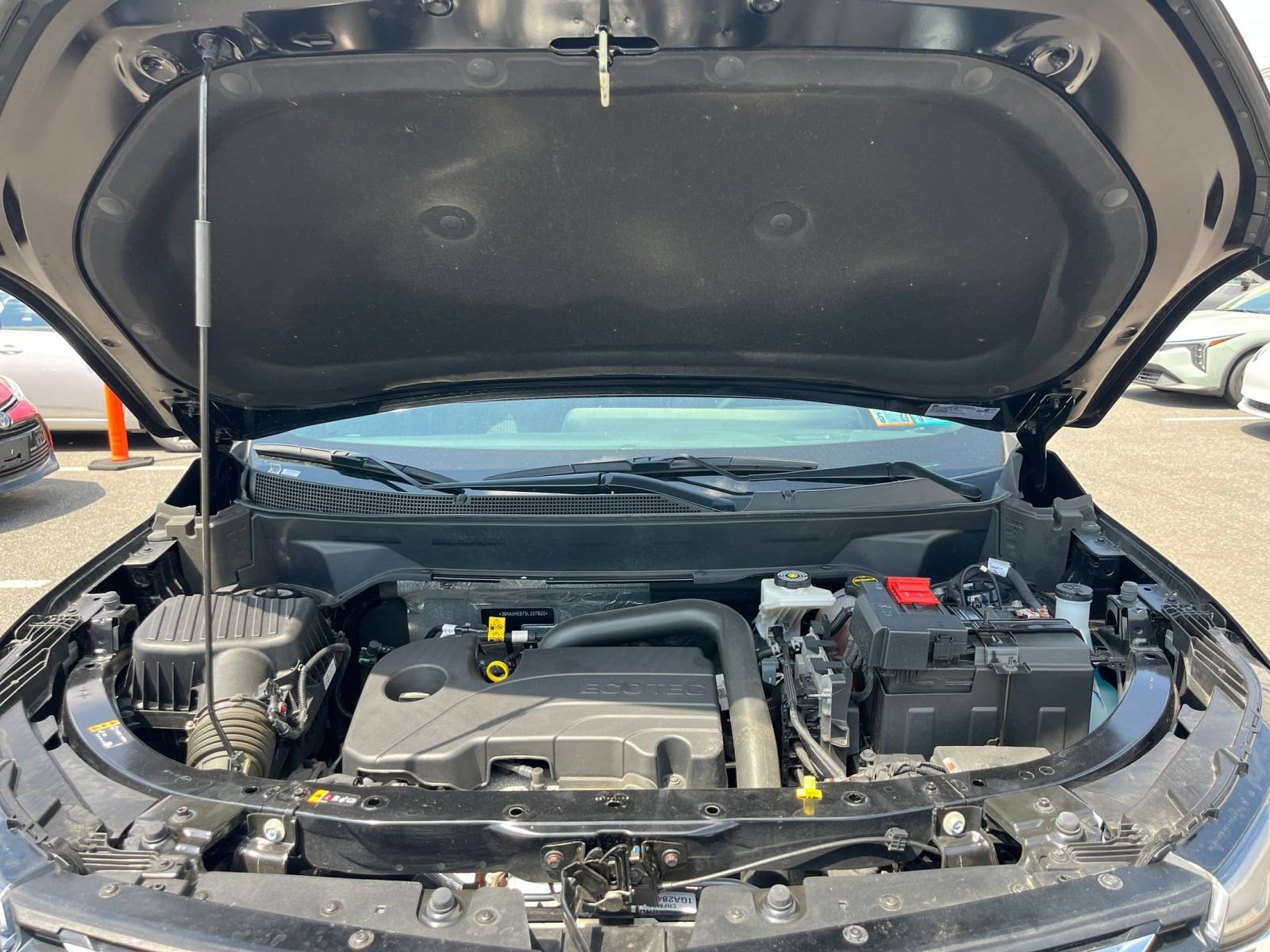 Used 2025 Chevrolet Equinox LT FWD image 32